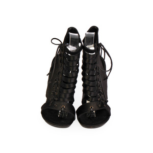 https://dbiyorq10n2b9.cloudfront.net/product-images/CSHOMB116/MANOLO-BLAHNIK-Satin-Cut-Out-Sandals-Black-S-37-4-front.jpg.webp