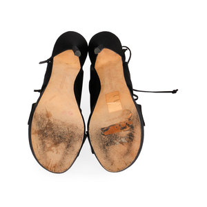 https://dbiyorq10n2b9.cloudfront.net/product-images/CSHOMB116/MANOLO-BLAHNIK-Satin-Cut-Out-Sandals-Black-S-37-4-soles.jpg.webp
