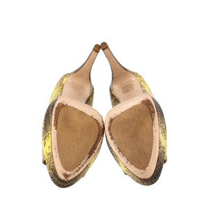 https://dbiyorq10n2b9.cloudfront.net/product-images/CSHOMIU0015/MIU-MIU-Snakeskin-Peep-Toe-Platform-Pumps-Yellow_5.jpg.webp
