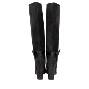 https://dbiyorq10n2b9.cloudfront.net/product-images/CSHOMOS0006/MOSCHINO-Suede-Bow-Knee-High-Boots-Black_3.jpg.webp