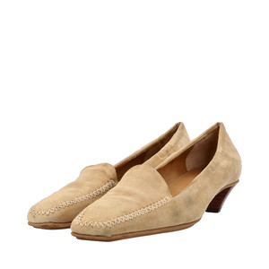 https://dbiyorq10n2b9.cloudfront.net/product-images/CSHOPRA0144/PRADA-Suede-Kitten-Heels-Beige_6.jpg.webp