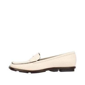 https://dbiyorq10n2b9.cloudfront.net/product-images/CSHOPRA0175/PRADA-Leather-Loafers-White_1.jpg.webp