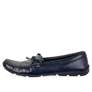 https://dbiyorq10n2b9.cloudfront.net/product-images/CSHOPRA158/PRADA-Patent-Leather-Driving-Loafers-Blue-S-36-3-side.jpg.webp