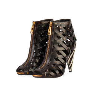 https://dbiyorq10n2b9.cloudfront.net/product-images/CSHOTF104/TOM-FORD-Leather-Hand-Stitched-Lattice-Zebra-Booties-Black-S-36-3-NEW-angle.jpg.webp