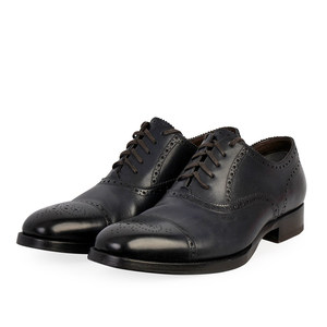 https://dbiyorq10n2b9.cloudfront.net/product-images/CSHOTF109/TOM-FORD-Leather-Oxford-Brogues-Navy-S-42-8-angle.jpg.webp