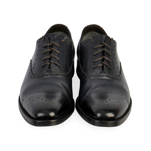 https://dbiyorq10n2b9.cloudfront.net/product-images/CSHOTF109/TOM-FORD-Leather-Oxford-Brogues-Navy-S-42-8-front.jpg.webp