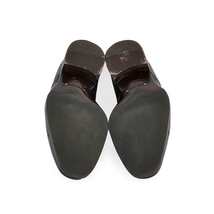 https://dbiyorq10n2b9.cloudfront.net/product-images/CSHOTF109/TOM-FORD-Leather-Oxford-Brogues-Navy-S-42-8-soles.jpg.webp