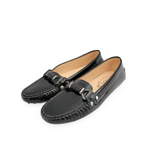 https://dbiyorq10n2b9.cloudfront.net/product-images/CSHOTOD0036/TODS-Patent-Braided-Loafers-Black-S-38.5-5.5-angle.jpg.webp
