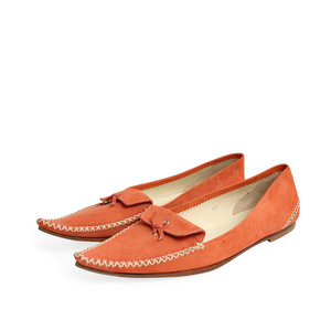 https://dbiyorq10n2b9.cloudfront.net/product-images/CSHOTOD0052/TODS-Suede-Pointy-Toe-Flats-Orange-S-40-6.5-Angle.jpg.webp