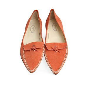 https://dbiyorq10n2b9.cloudfront.net/product-images/CSHOTOD0052/TODS-Suede-Pointy-Toe-Flats-Orange-S-40-6.5-Front.jpg.webp