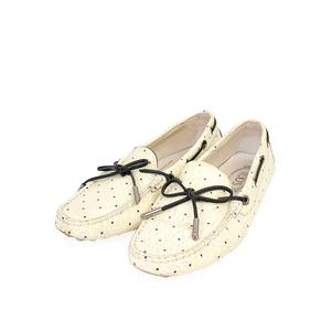 https://dbiyorq10n2b9.cloudfront.net/product-images/CSHOTOD0068/TODS-Leather-Gommino-Loafers-CreamBlack-S-37.5-4.5-Angle.jpg.webp
