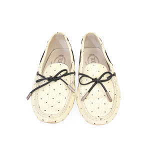 https://dbiyorq10n2b9.cloudfront.net/product-images/CSHOTOD0068/TODS-Leather-Gommino-Loafers-CreamBlack-S-37.5-4.5-Front.jpg.webp