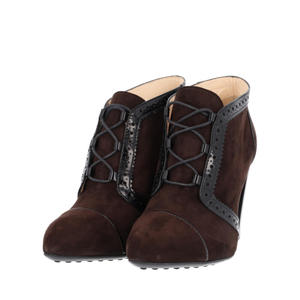 https://dbiyorq10n2b9.cloudfront.net/product-images/CSHOTOD0077/TODS-Suede-Lulu-Ankle-Booties-Chocolate_4.jpg.webp