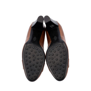 https://dbiyorq10n2b9.cloudfront.net/product-images/CSHOTOD0086/TODS-Leather-Block-Heel-Pumps-Tan_5.jpg.webp