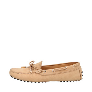 https://dbiyorq10n2b9.cloudfront.net/product-images/CSHOTOD0104/TODS-Nubuck-Gommino-Loafers-Beige_1.jpg.webp
