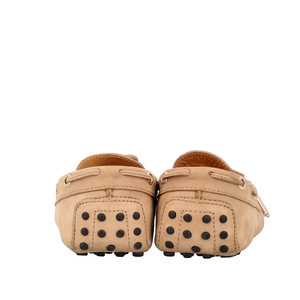 https://dbiyorq10n2b9.cloudfront.net/product-images/CSHOTOD0104/TODS-Nubuck-Gommino-Loafers-Beige_2.jpg.webp
