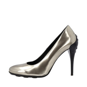 https://dbiyorq10n2b9.cloudfront.net/product-images/CSHOTOD0106/TODS-Glazed-Leather-Pumps-Silver-Black_1.jpg.webp