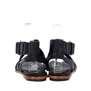 https://dbiyorq10n2b9.cloudfront.net/product-images/CSHOTOD0185/TODS-Leather-Flat-Thong-Sandals-Black_4.jpg.webp