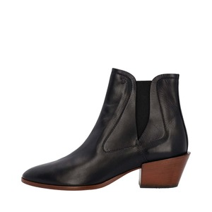 https://dbiyorq10n2b9.cloudfront.net/product-images/CSHOTOD0195/TODS-Leather-Ankle-Boots-Black_1.jpg.webp