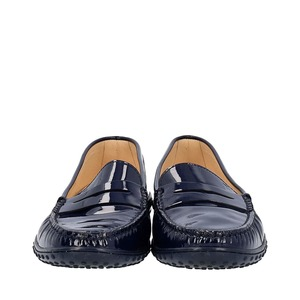 https://dbiyorq10n2b9.cloudfront.net/product-images/CSHOTOD0200/TODS-Patent-Loafers-Navy_3.jpg.webp