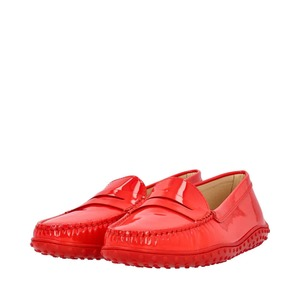 https://dbiyorq10n2b9.cloudfront.net/product-images/CSHOTOD0202/TODS-Patent-Loafers-Red_3.jpg.webp