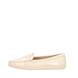 https://dbiyorq10n2b9.cloudfront.net/product-images/CSHOTOD0203/TODS-Patent-Loafers-Ivory_2.jpg.webp
