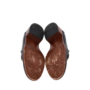 https://dbiyorq10n2b9.cloudfront.net/product-images/CSHOTOD0225/TODS-Leather-Kate-Loafers-Black_1.jpg.webp