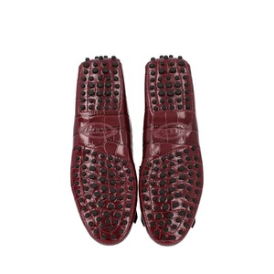 https://dbiyorq10n2b9.cloudfront.net/product-images/CSHOTOD0227/TODS-Croc-Embossed-Tassel-Loafers-Purple_5.jpg.webp