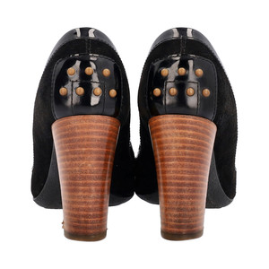 https://dbiyorq10n2b9.cloudfront.net/product-images/CSHOTOD0246/TODS-Suede-Patent-Block-Heels-Black_4.jpg.webp