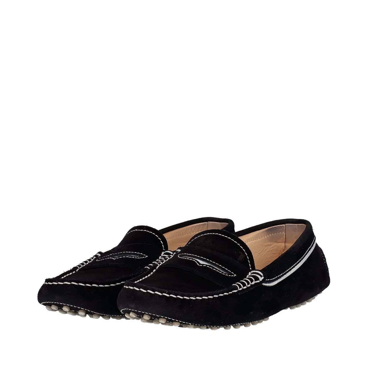 https://dbiyorq10n2b9.cloudfront.net/product-images/CSHOTOD0261/TODS-Suede-Gommino-Driving-Loafers-Black-Silver_2.jpg.webp