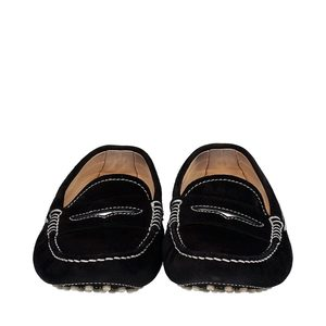 https://dbiyorq10n2b9.cloudfront.net/product-images/CSHOTOD0261/TODS-Suede-Gommino-Driving-Loafers-Black-Silver_3.jpg.webp