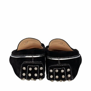 https://dbiyorq10n2b9.cloudfront.net/product-images/CSHOTOD0261/TODS-Suede-Gommino-Driving-Loafers-Black-Silver_4.jpg.webp