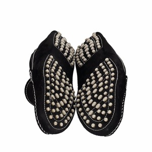 https://dbiyorq10n2b9.cloudfront.net/product-images/CSHOTOD0261/TODS-Suede-Gommino-Driving-Loafers-Black-Silver_5.jpg.webp