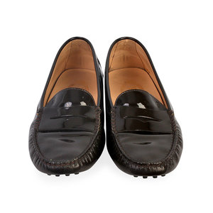 https://dbiyorq10n2b9.cloudfront.net/product-images/CSHOTOD160/TODS-Patent-Gommini-Loafers-Brown-S-39-6-front.jpg.webp