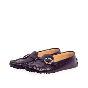 https://dbiyorq10n2b9.cloudfront.net/product-images/CSHOTOD165/TODS-Patent-Leather-Buckle-Loafers-Purple-S-39-6-angle.jpg.webp