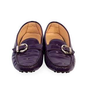 https://dbiyorq10n2b9.cloudfront.net/product-images/CSHOTOD165/TODS-Patent-Leather-Buckle-Loafers-Purple-S-39-6-front.jpg.webp