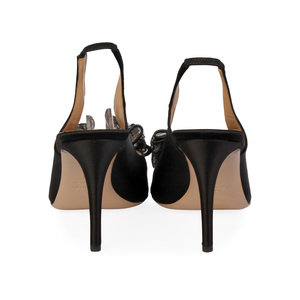 https://dbiyorq10n2b9.cloudfront.net/product-images/CSHOVA119/VALENTINO-Satin-Bow-Slingback-Pumps-Black-S-41-7-NEW-back.jpg.webp