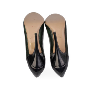 https://dbiyorq10n2b9.cloudfront.net/product-images/CSHOVA120/VALENTINO-Leather-Round-Toe-Pumps-GreenBlack-S-41-7-soles.jpg.webp