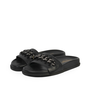 https://dbiyorq10n2b9.cloudfront.net/product-images/CSHOVA127/VALENTINO-Leather-Chain-Trim-Slides-Black-S-35-2.5-angle-1.jpg.webp
