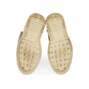 https://dbiyorq10n2b9.cloudfront.net/product-images/CSHOVAL0003/VALENTINO-Garavani-LeatherDenim-Sneakers-CamouflageWhite-S-44-9.5-soles.jpg.webp