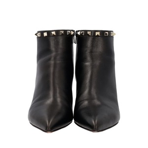 https://dbiyorq10n2b9.cloudfront.net/product-images/CSHOVAL0088/VALENTINO-Leather-Rockstud-Ankle-Boots-Black_1.jpg.webp