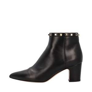 https://dbiyorq10n2b9.cloudfront.net/product-images/CSHOVAL0088/VALENTINO-Leather-Rockstud-Ankle-Boots-Black_4.jpg.webp