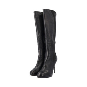 https://dbiyorq10n2b9.cloudfront.net/product-images/CSHOYSL0037/YVES-SAINT-LAURENT-Vintage-Leather-Gaby-Boots-Black_2.jpg.webp