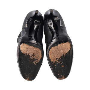 https://dbiyorq10n2b9.cloudfront.net/product-images/CSHOYSL0037/YVES-SAINT-LAURENT-Vintage-Leather-Gaby-Boots-Black_4.jpg.webp