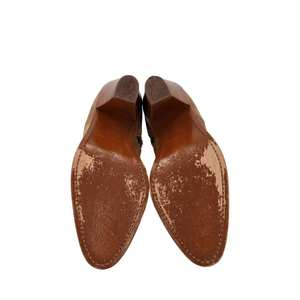 https://dbiyorq10n2b9.cloudfront.net/product-images/CSHOYSL0083/SAINT-LAURENT-Suede-Ankle-Boots-Stone_5.jpg.webp