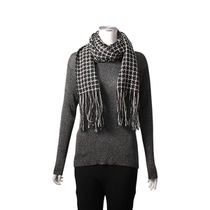 https://dbiyorq10n2b9.cloudfront.net/product-images/CSHWCH0008/CHANEL-Wool-Blend-Tweed-Scarf-Black-White.jpg.webp