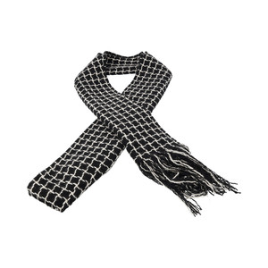 https://dbiyorq10n2b9.cloudfront.net/product-images/CSHWCH0008/CHANEL-Wool-Blend-Tweed-Scarf-Black-White_2.jpg.webp