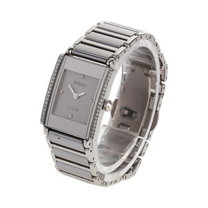 https://dbiyorq10n2b9.cloudfront.net/product-images/CWATRAD0022/RADO-Jubile-Diamond_2.jpg.webp