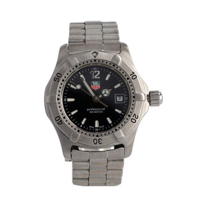 https://dbiyorq10n2b9.cloudfront.net/product-images/CWATTAG0040/TAG-HEUER-Professional_1.jpg.webp