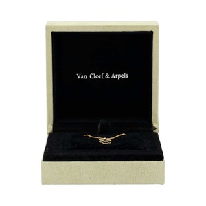 https://dbiyorq10n2b9.cloudfront.net/product-images/JWLVCA0003/VAN-CLEEF-ARPELS-Sweet-Alhambra-Mother-Of-Pearl-Pendant-Necklace_1.jpg.webp